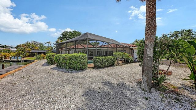 589 COMMONWEALTH LANE, Sarasota, FL 34242