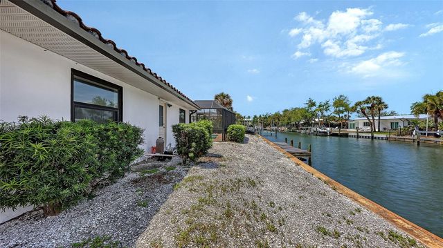 589 COMMONWEALTH LANE, Sarasota, FL 34242