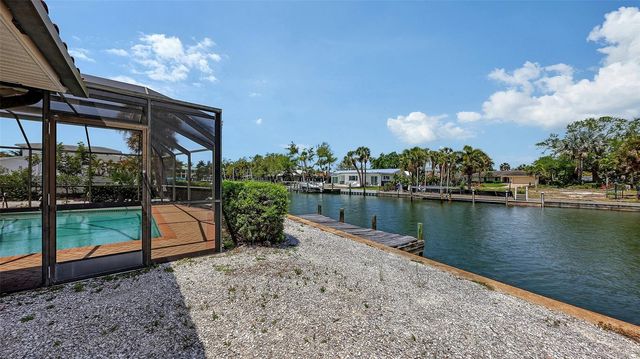 589 COMMONWEALTH LANE, Sarasota, FL 34242