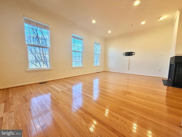 9710 WASHINGTONIAN BLVD, Gaithersburg, MD 20878