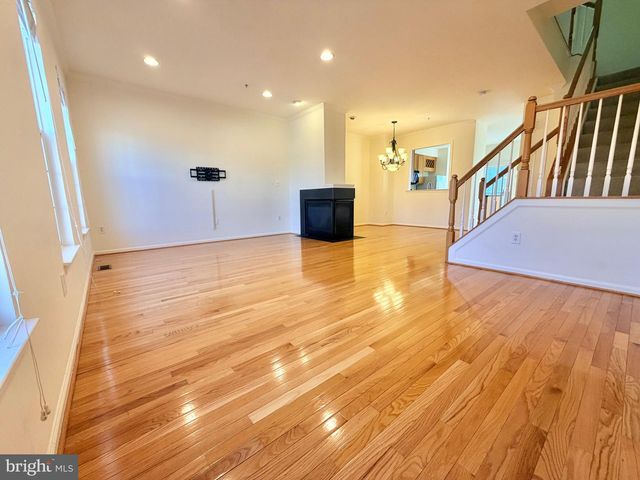 9710 WASHINGTONIAN BLVD, Gaithersburg, MD 20878