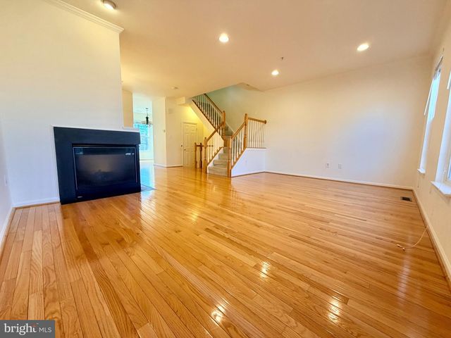 9710 WASHINGTONIAN BLVD, Gaithersburg, MD 20878