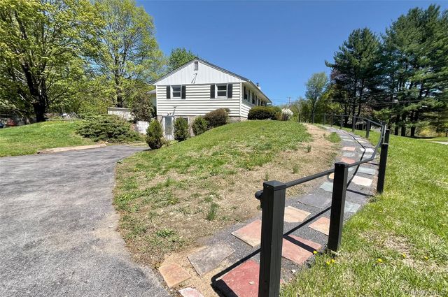 2 Long Meadow Drive, Staatsburg, NY 12580