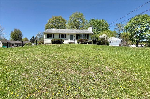 2 Long Meadow Drive, Staatsburg, NY 12580