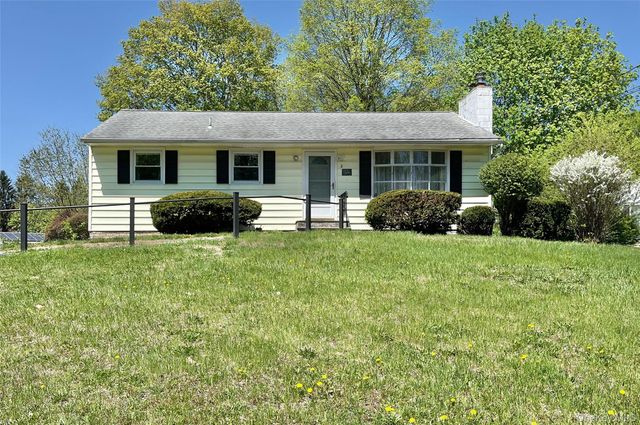 2 Long Meadow Drive, Staatsburg, NY 12580