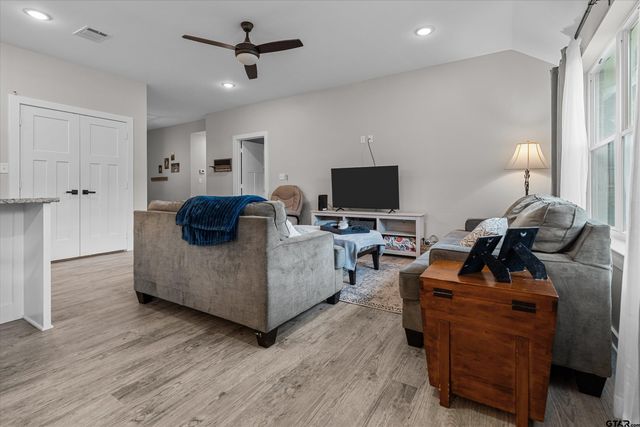 17459 County Road 4108, Lindale, TX 75771
