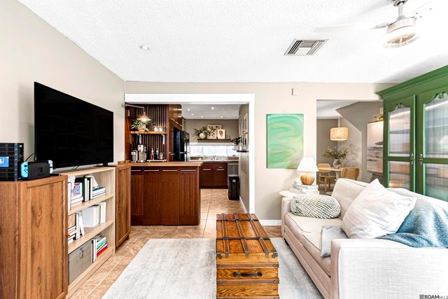 8449 E Cypress Point Ct, Baton Rouge, LA 70809