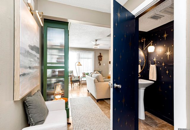 8449 E Cypress Point Ct, Baton Rouge, LA 70809