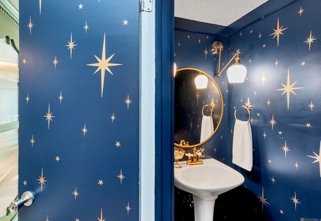 8449 E Cypress Point Ct, Baton Rouge, LA 70809