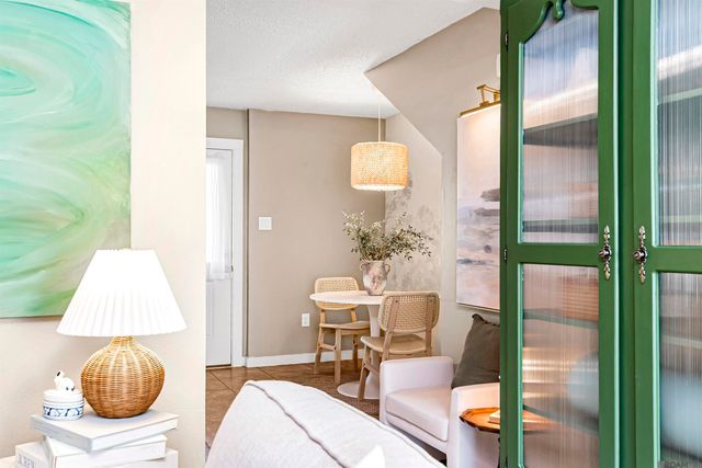 8449 E Cypress Point Ct, Baton Rouge, LA 70809