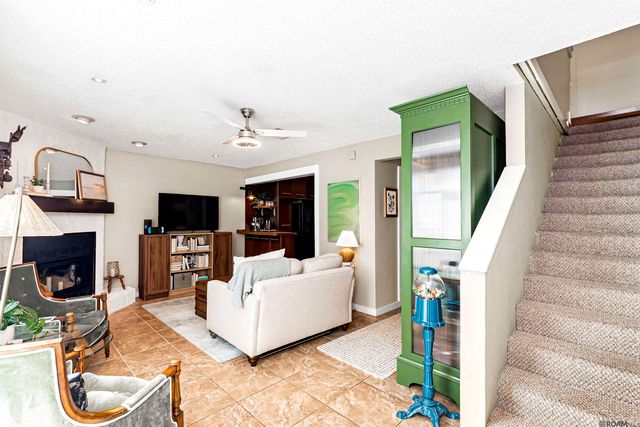 8449 E Cypress Point Ct, Baton Rouge, LA 70809