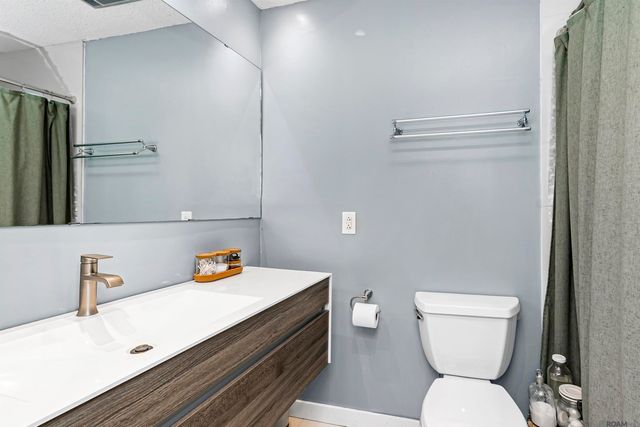 8449 E Cypress Point Ct, Baton Rouge, LA 70809