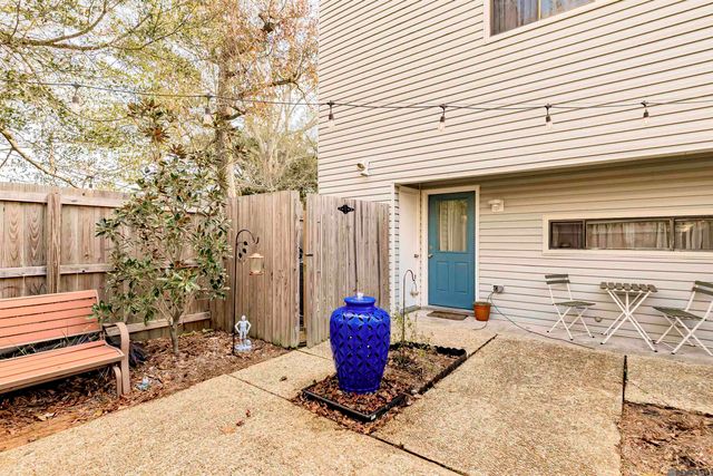 8449 E Cypress Point Ct, Baton Rouge, LA 70809