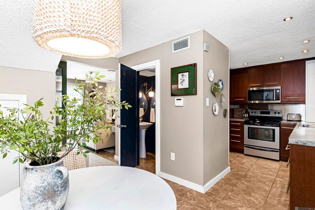 8449 E Cypress Point Ct, Baton Rouge, LA 70809