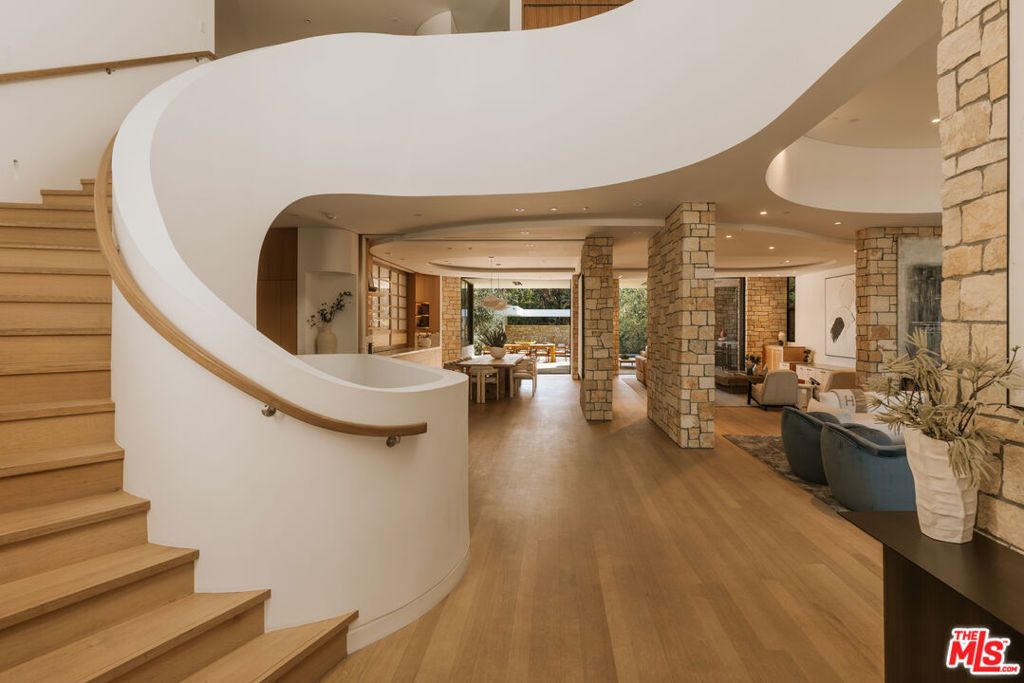 709 Walden Drive, Beverly Hills, CA 90210 — photo 2