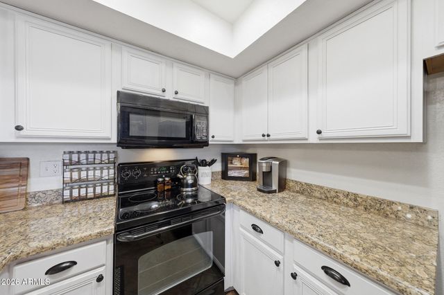 5757 W EUGIE Avenue 2073, Glendale, AZ 85304