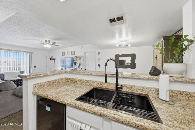 5757 W EUGIE Avenue 2073, Glendale, AZ 85304