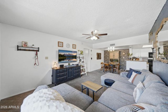 5757 W EUGIE Avenue 2073, Glendale, AZ 85304