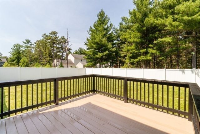 264 Charge Pond Rd, Wareham, MA 02571