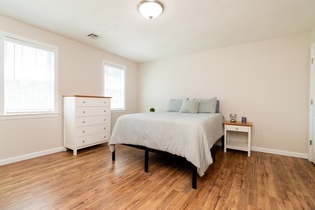 264 Charge Pond Rd, Wareham, MA 02571
