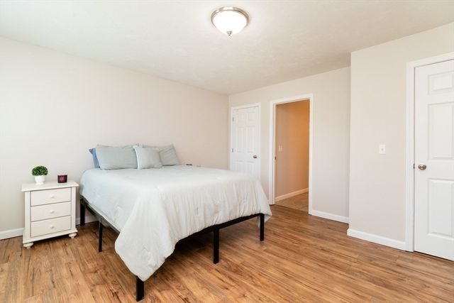 264 Charge Pond Rd, Wareham, MA 02571