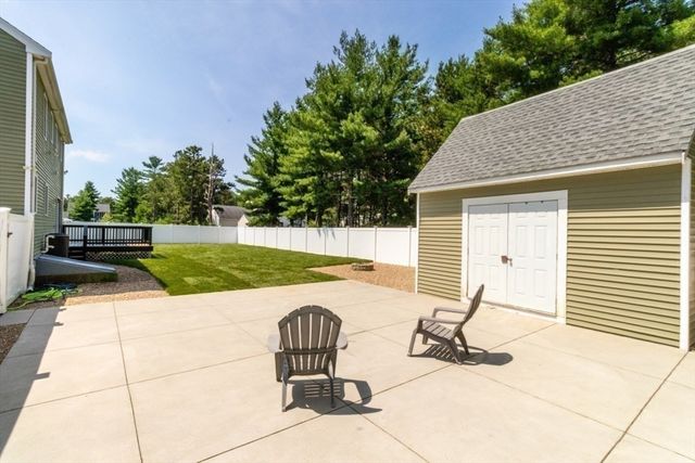 264 Charge Pond Rd, Wareham, MA 02571