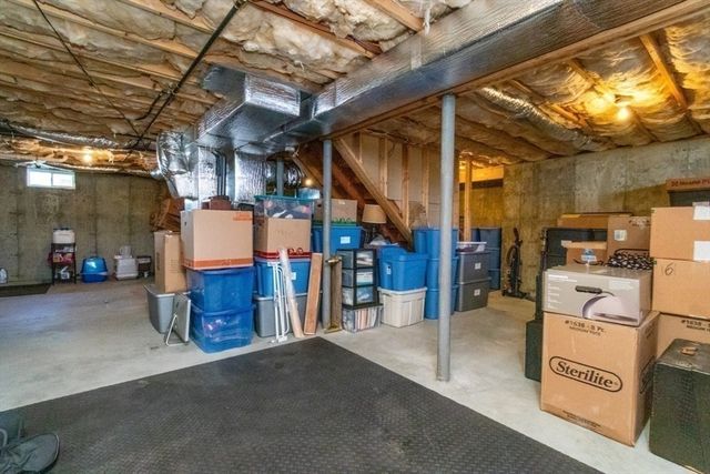 264 Charge Pond Rd, Wareham, MA 02571