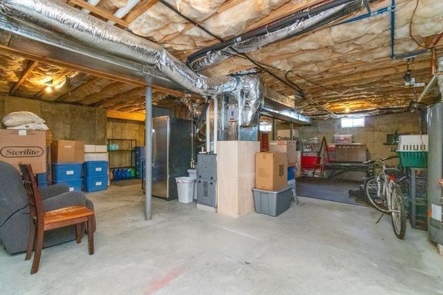 264 Charge Pond Rd, Wareham, MA 02571