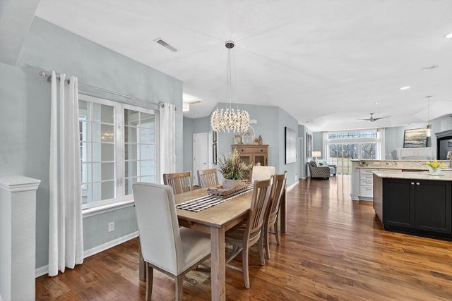 W162N5503 Westwind DRIVE, Menomonee Falls, WI 53051