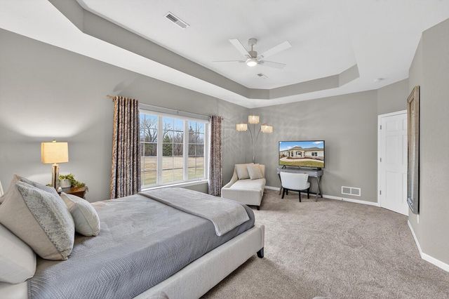 W162N5503 Westwind DRIVE, Menomonee Falls, WI 53051