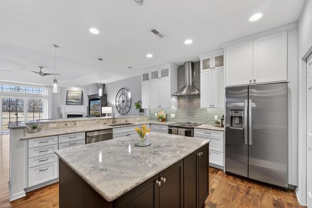 W162N5503 Westwind DRIVE, Menomonee Falls, WI 53051