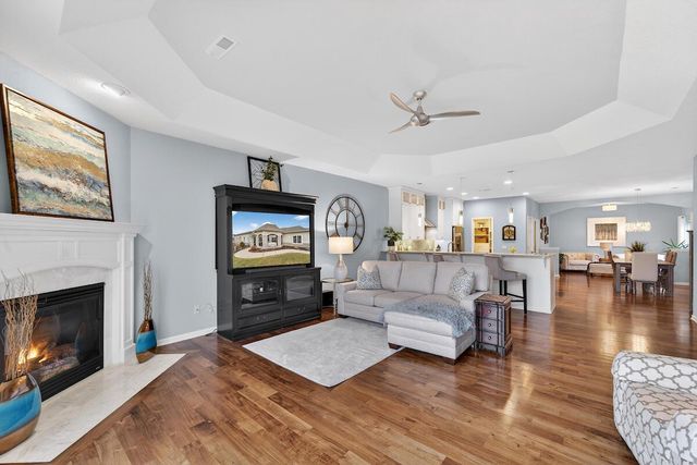 W162N5503 Westwind DRIVE, Menomonee Falls, WI 53051