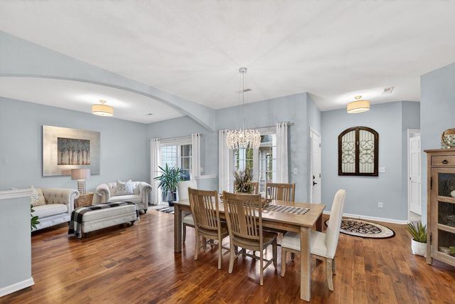 W162N5503 Westwind DRIVE, Menomonee Falls, WI 53051