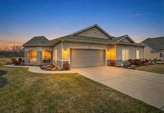 W162N5503 Westwind DRIVE, Menomonee Falls, WI 53051