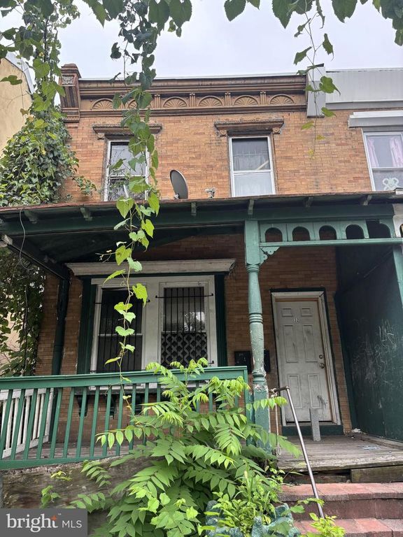 32 E WISTER ST, Philadelphia, PA 19144