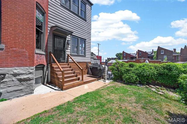 2612 S 12th Street, St Louis, MO 63118