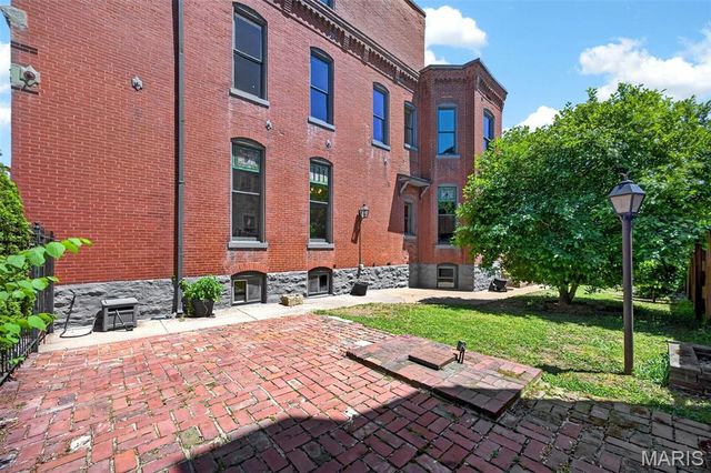 2612 S 12th Street, St Louis, MO 63118