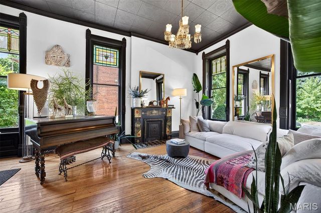 2612 S 12th Street, St Louis, MO 63118