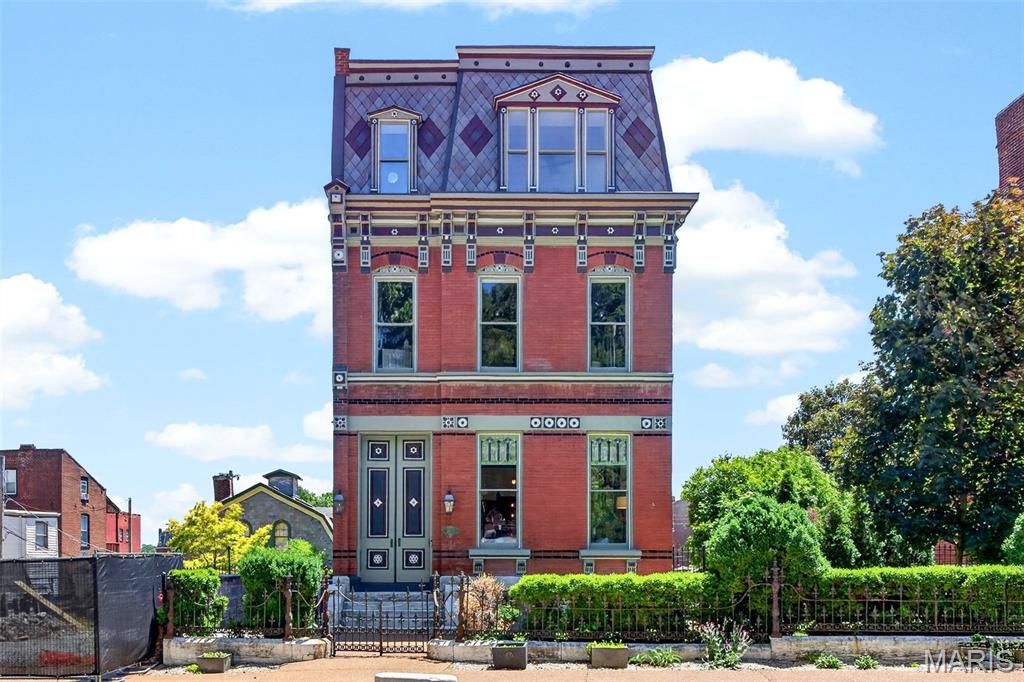 2612 S 12th Street, St Louis, MO 63118