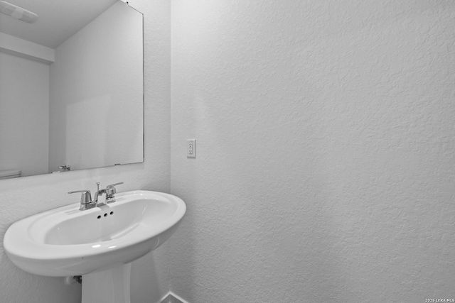 12907 Kathleen St, St Hedwig, TX 78152