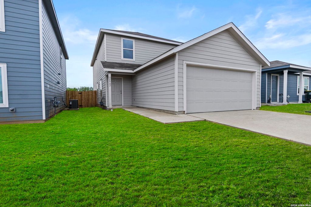 12907 Kathleen St, St Hedwig, TX 78152