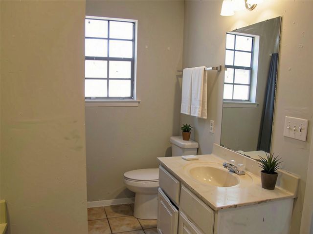 509 Algerita DR B, Georgetown, TX 78628