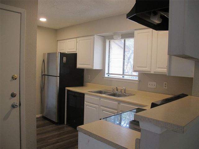 509 Algerita DR B, Georgetown, TX 78628