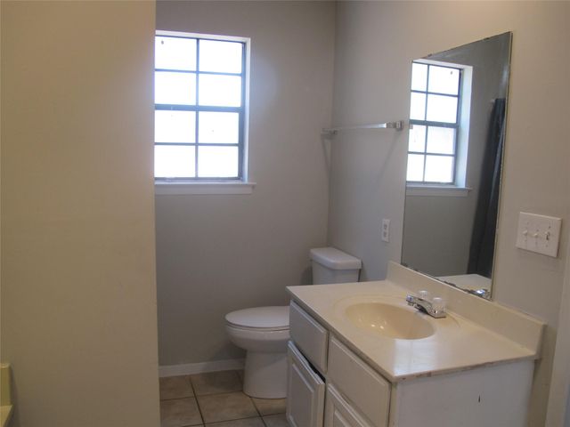 509 Algerita DR B, Georgetown, TX 78628