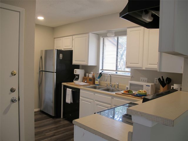 509 Algerita DR B, Georgetown, TX 78628