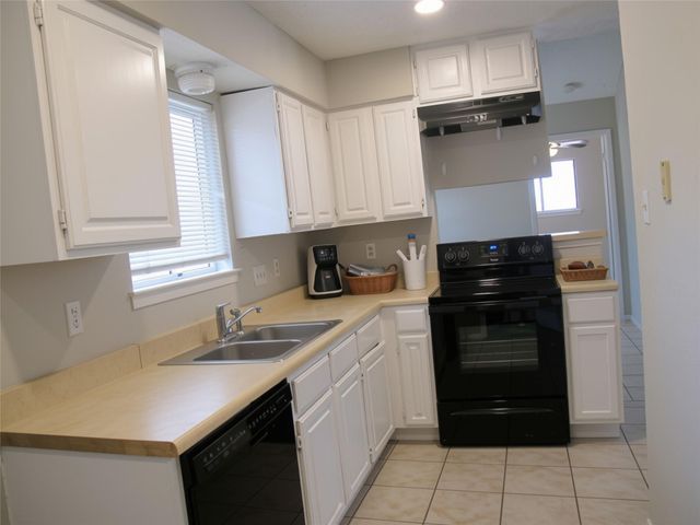 509 Algerita DR B, Georgetown, TX 78628