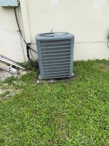 10860 NE 11th Avenue, Miami, FL 33161