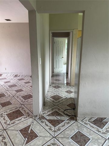 10860 NE 11th Avenue, Miami, FL 33161