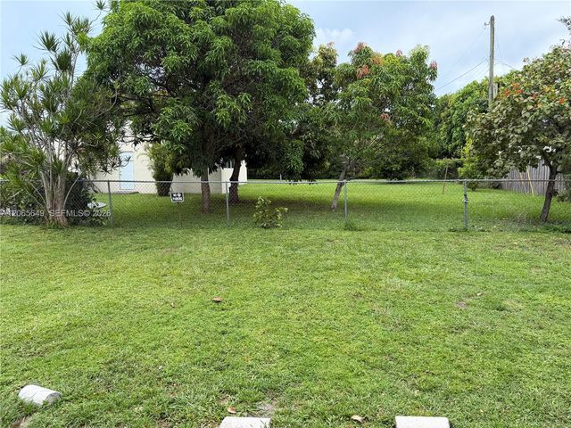 10860 NE 11th Avenue, Miami, FL 33161