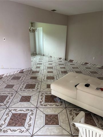 10860 NE 11th Avenue, Miami, FL 33161